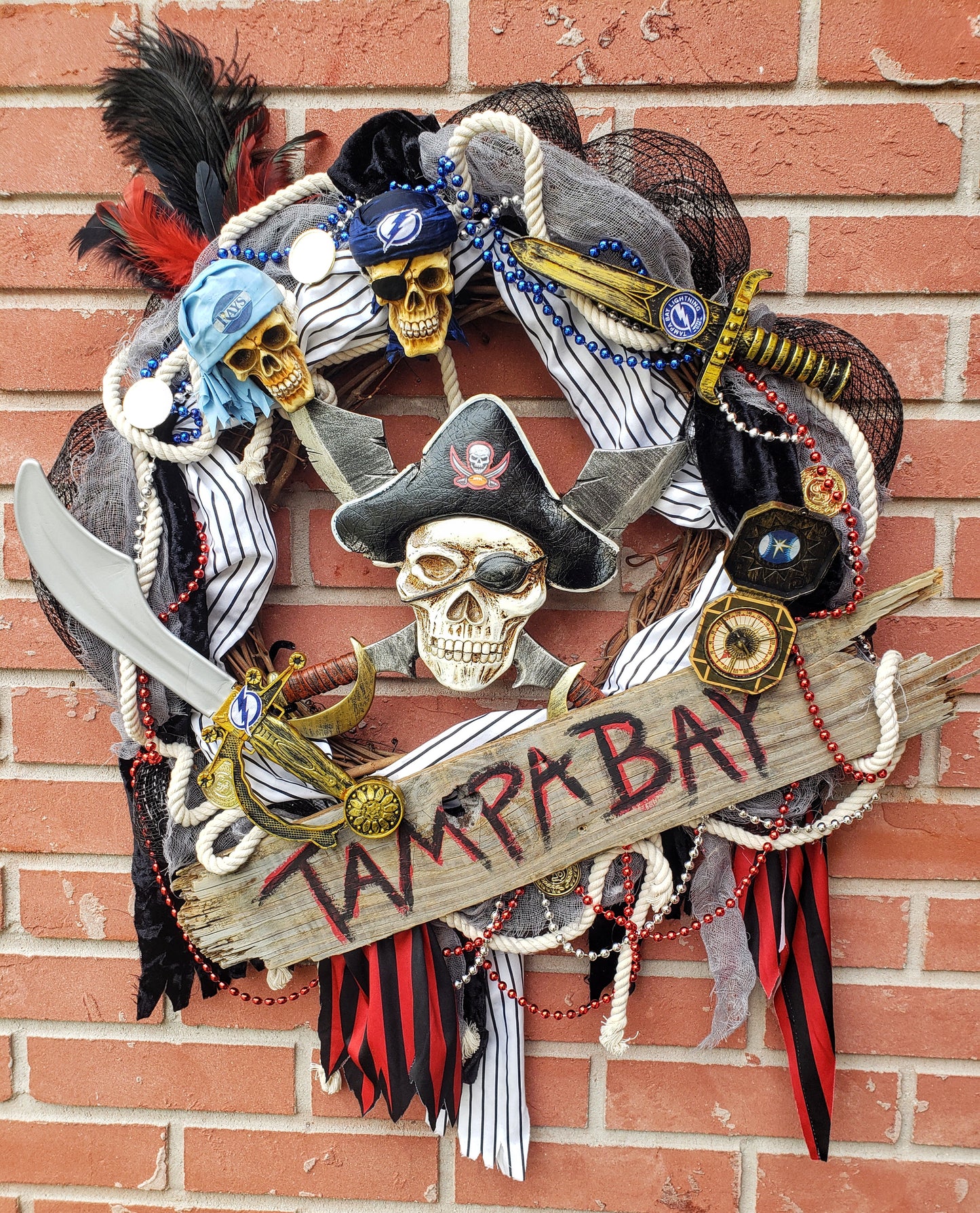 Tampa teams Gasparilla wreath 