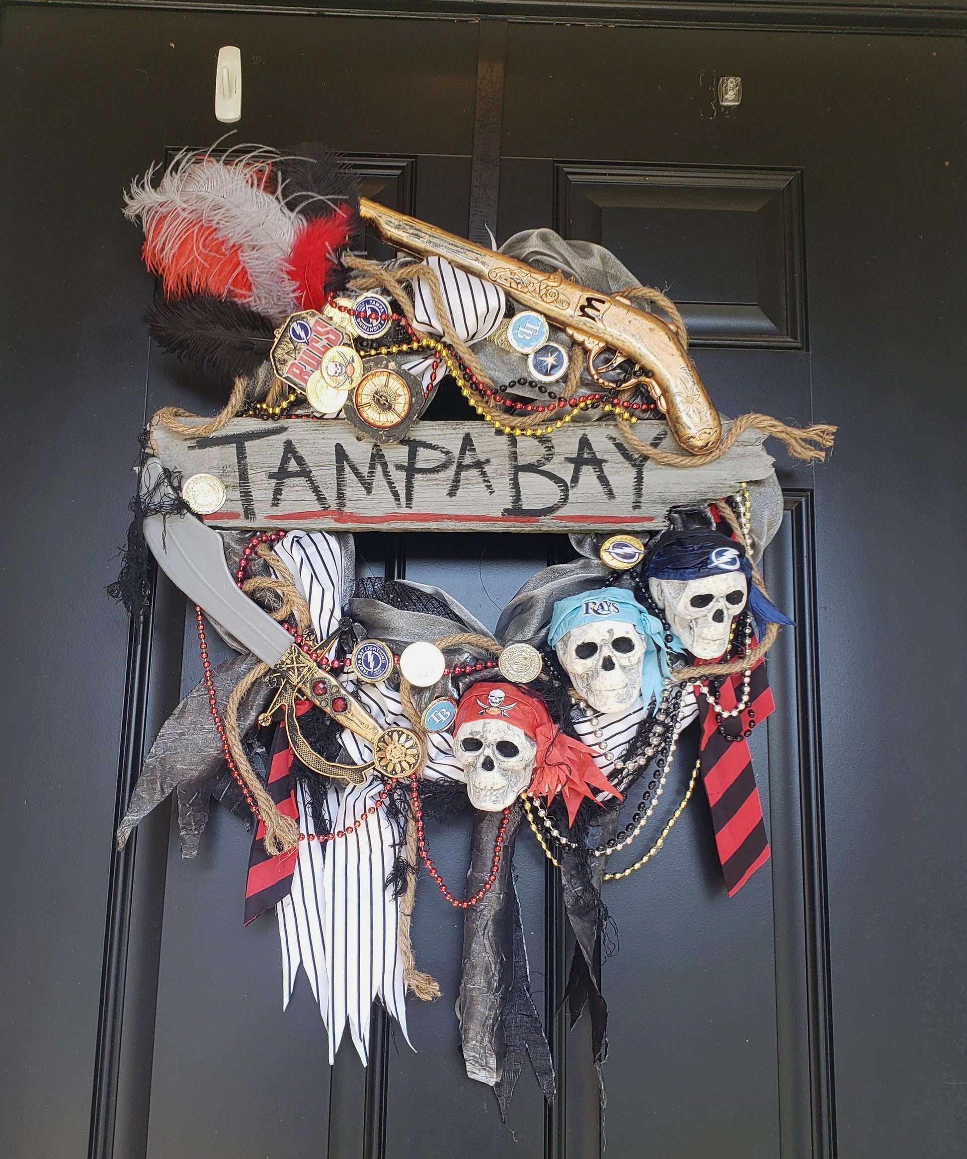 Tampa teams Champa Bay Gasparilla wreath 