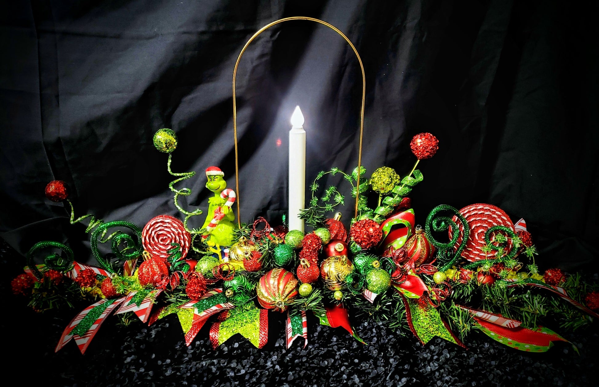 Grinch Holiday Decorations centerpiece 