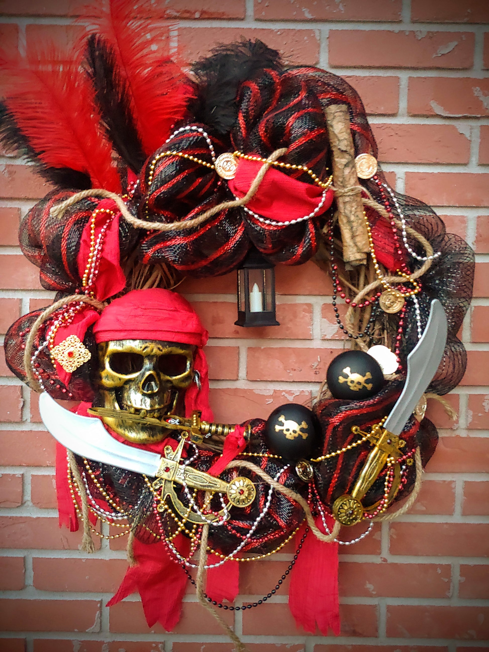 Gasparilla wreath red, black and gold 