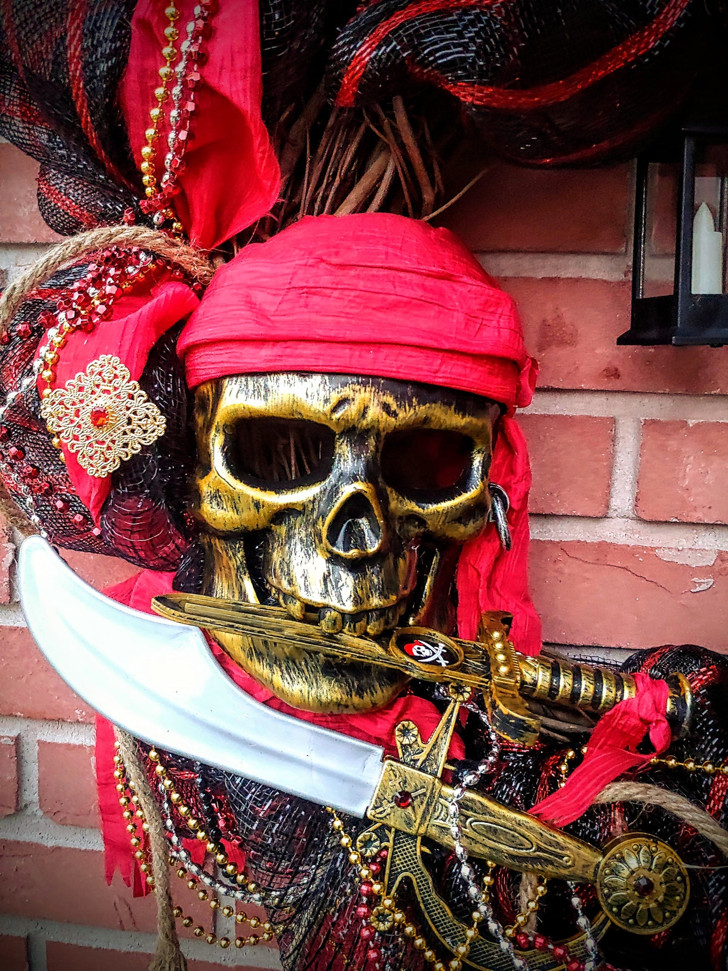 Pirate wreath red, black and gold 