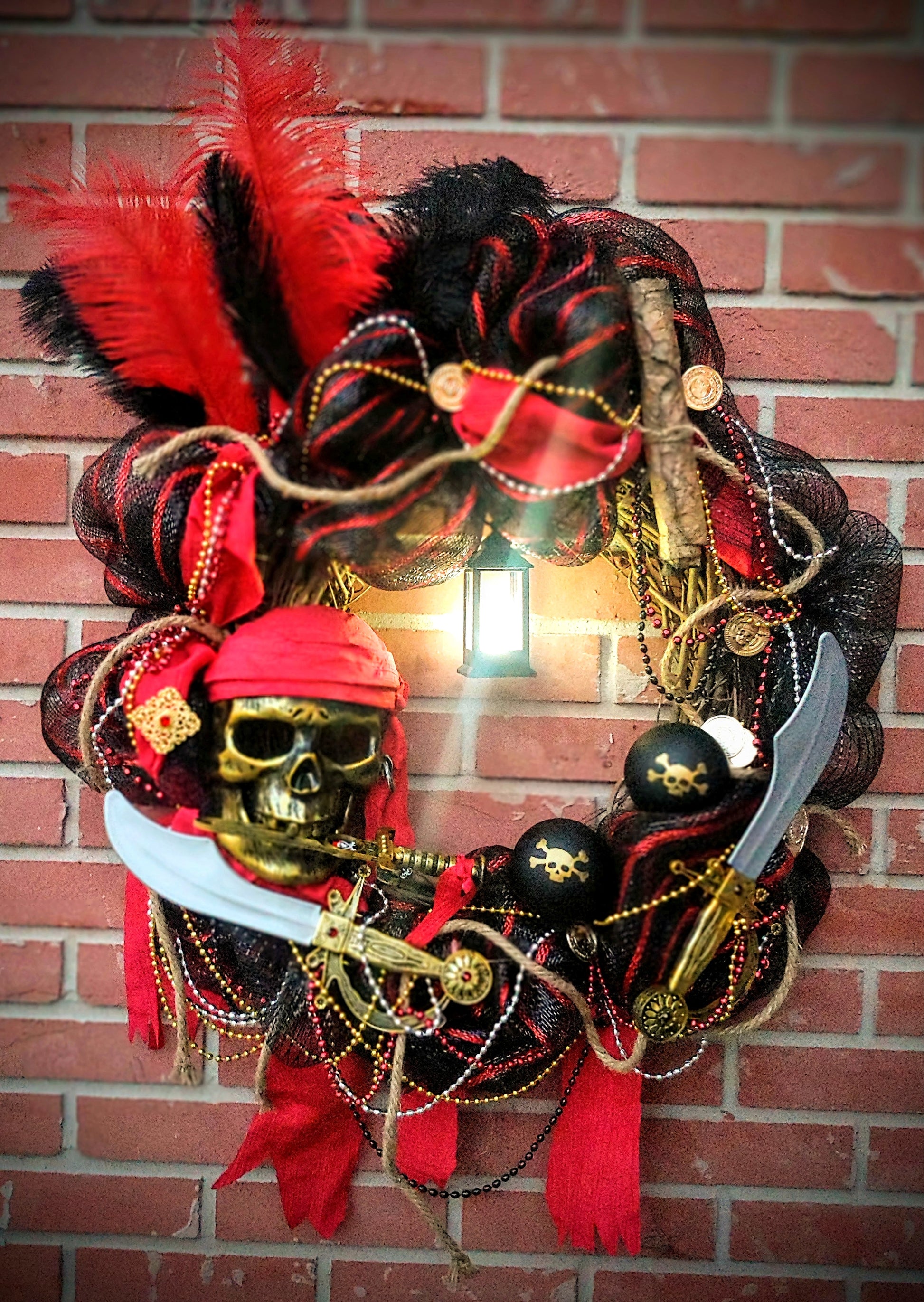 Gasparilla wreath red, black and gold 