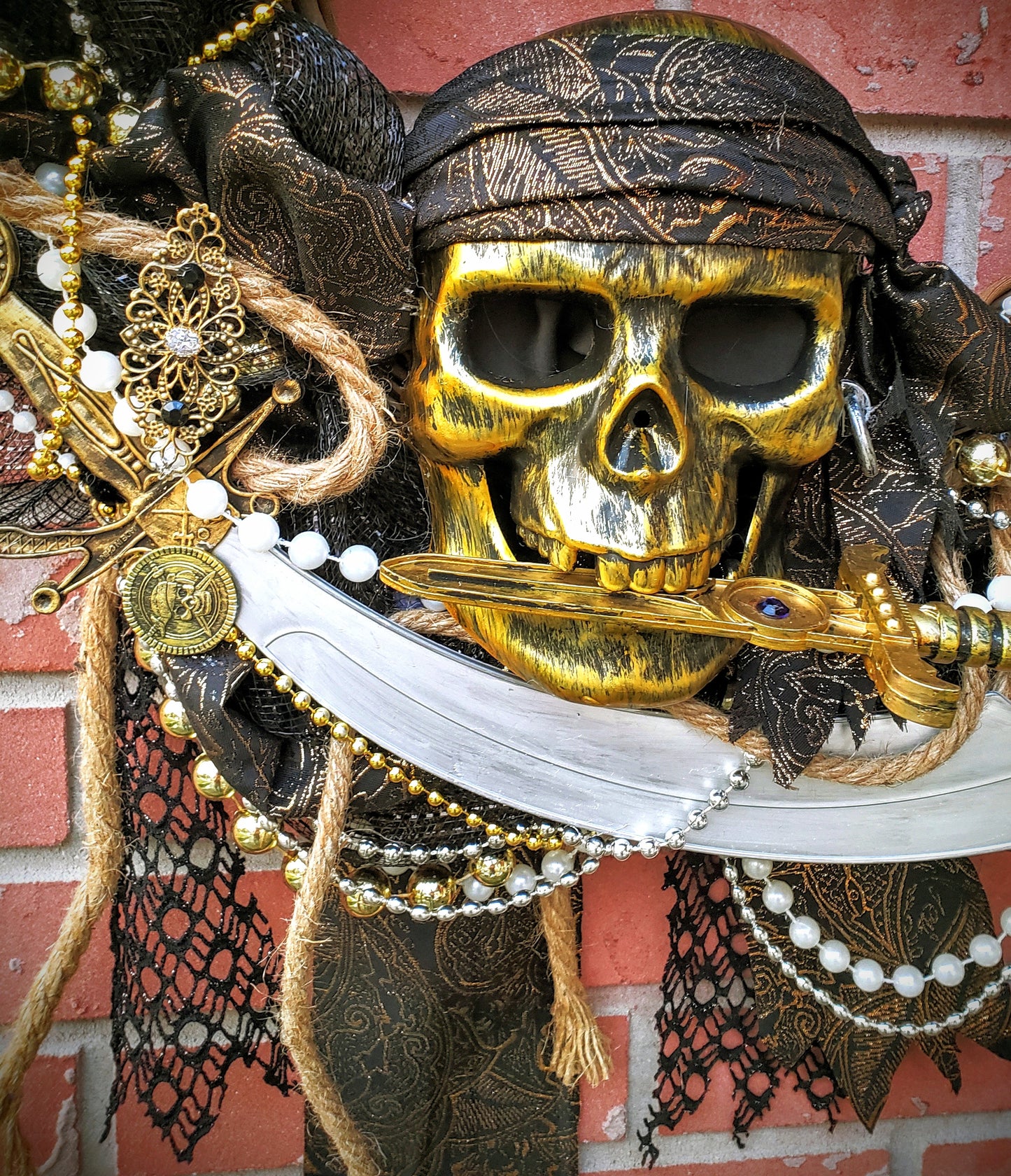 Black, white and gold damask Pirate wreath, Gasparilla 