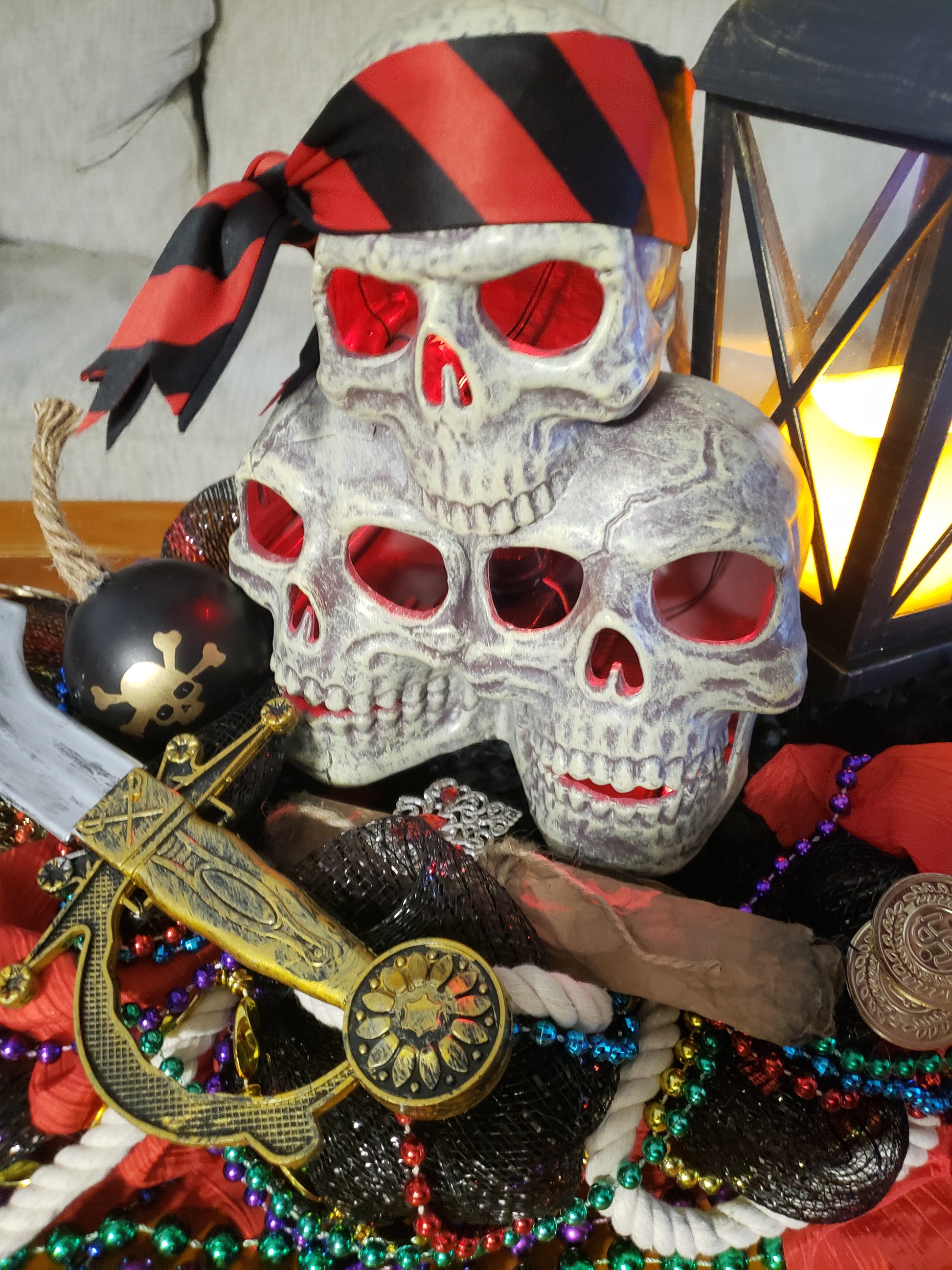 Pirate Gasparilla centerpiece with special effect skulls, lantern, treasure and more 