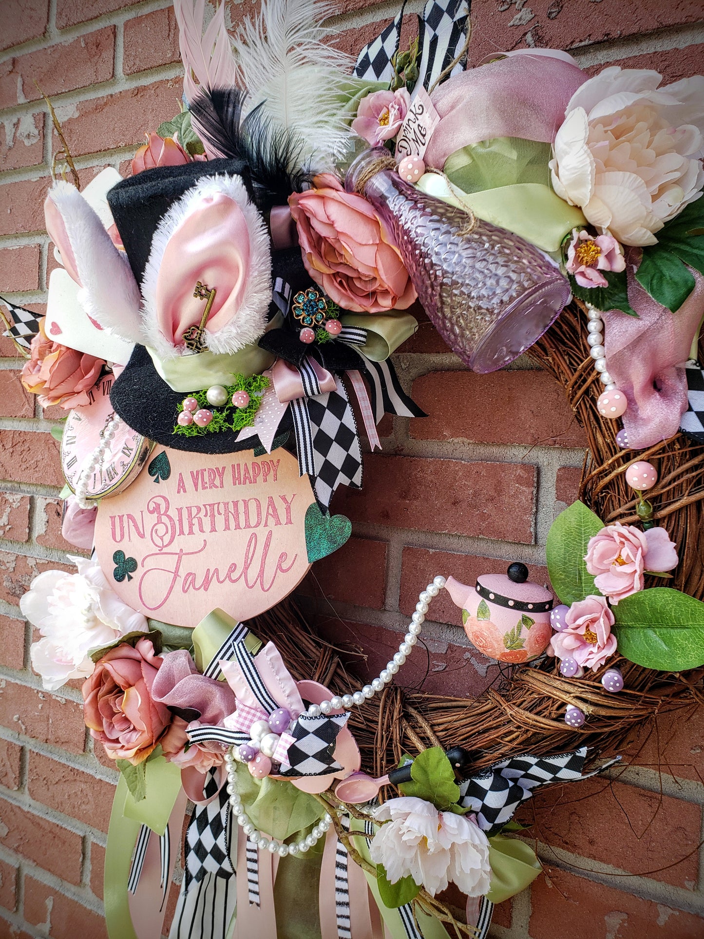 Alice in wonderland wreath 