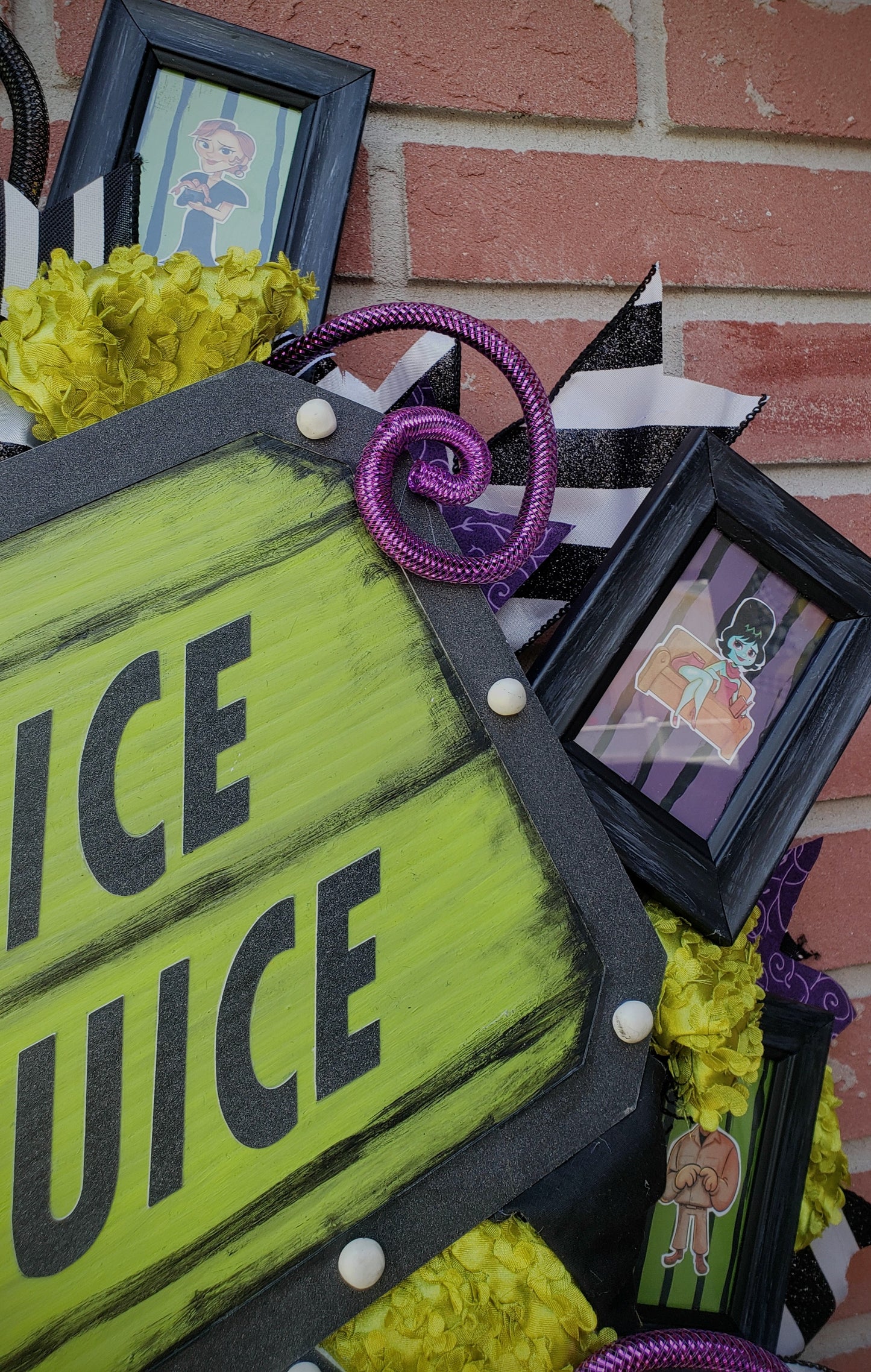 Beetlejuice Decoration with marquee and characters